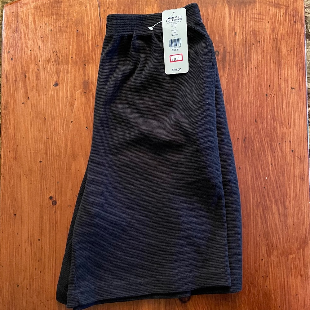 Karen Scott Black Shorts Medium NEW
